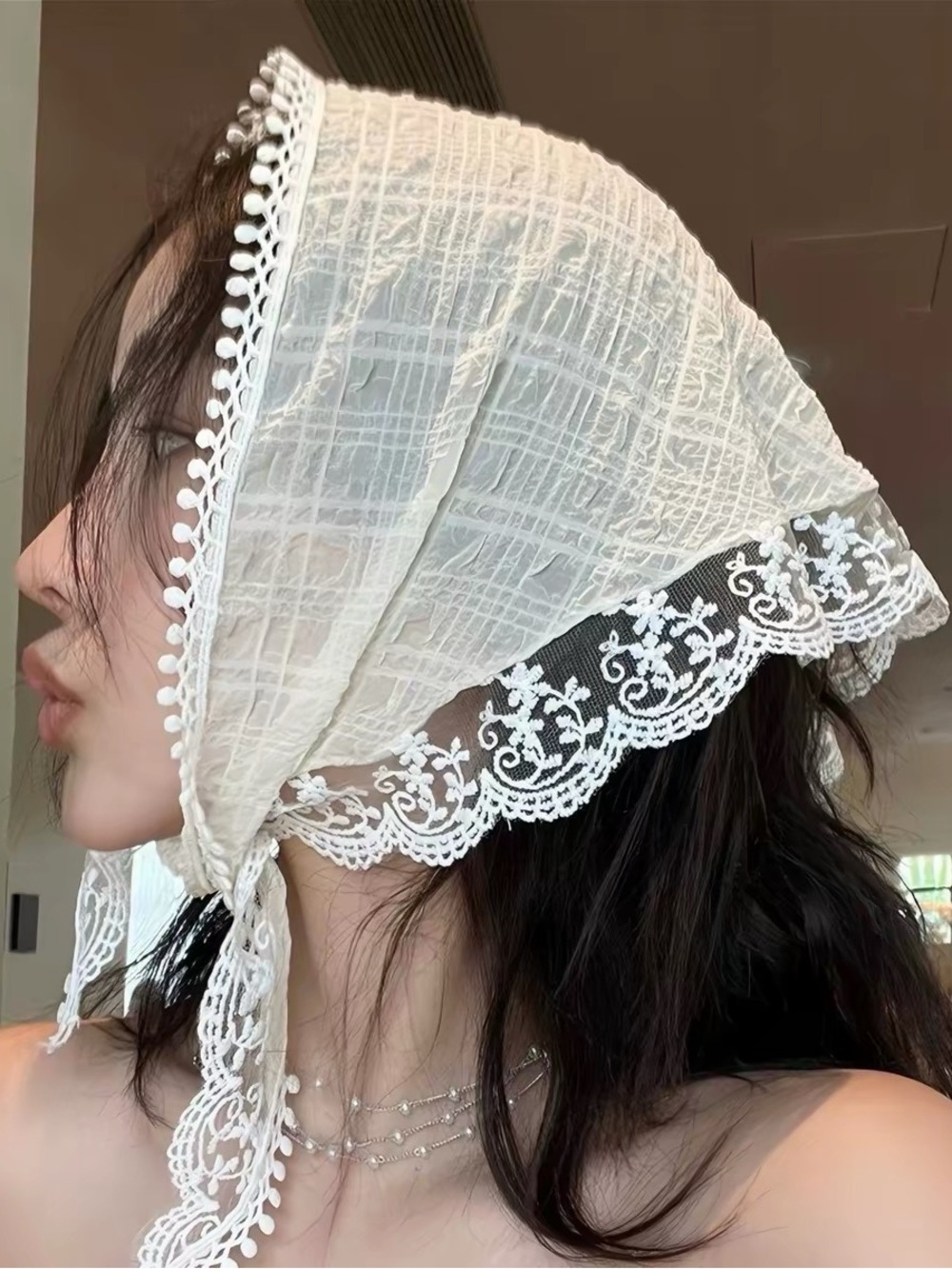 Elegant White Lace Headscarf - Women's Accessory